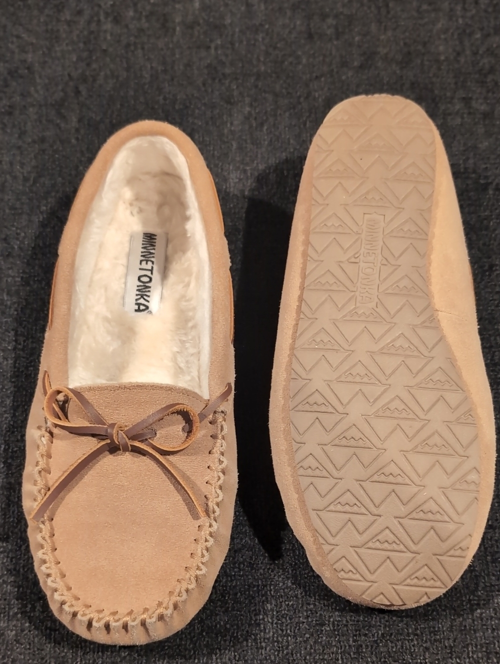 Minnetonka Leather Moccasins in Tan with Faux-Fur Lining - Picture 2 of 3